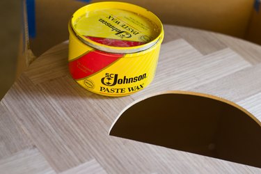 Seal the letter with wax or polyurethane.